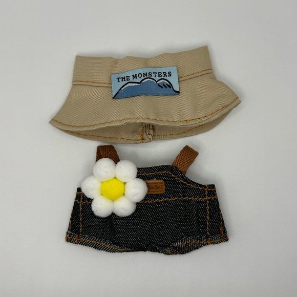 Labubu - Fall In Wild clothes for Pin for Love - Picture 4 of 5